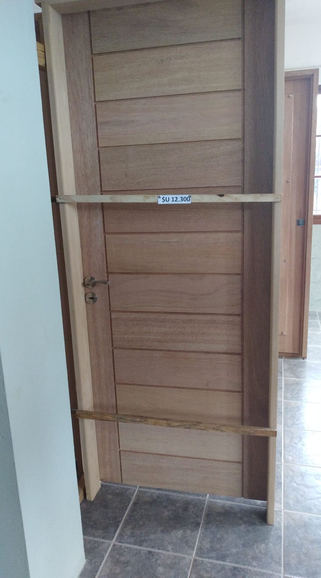 Puerta maciza en cedro para exterior